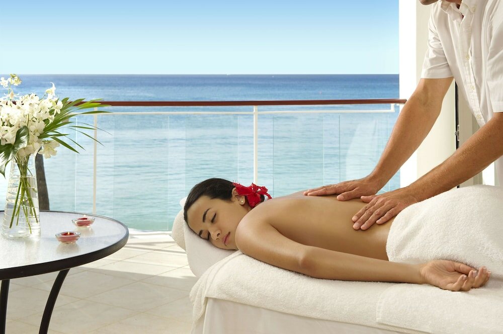 Фото Fairmont Royal Pavilion