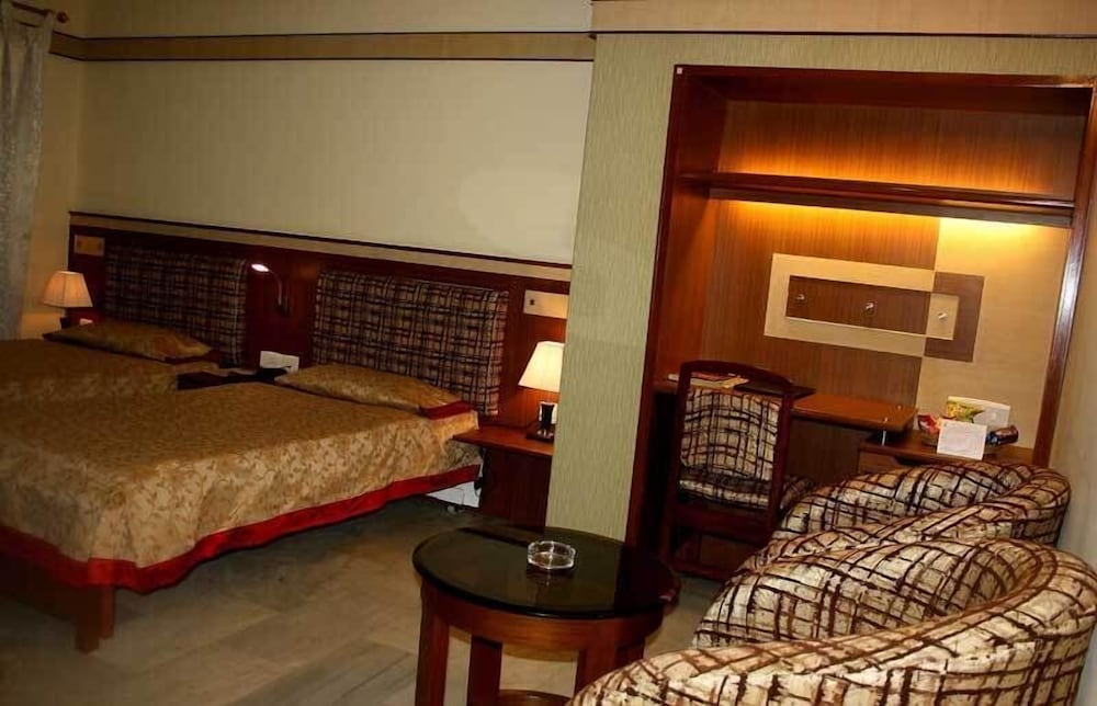 Фото Pallavi International Hotel