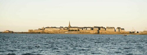 Внешний вид отеля Hotel des Marins в Сен-Мале, фото 3