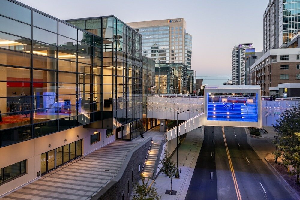 Фото Sheraton Charlotte Hotel