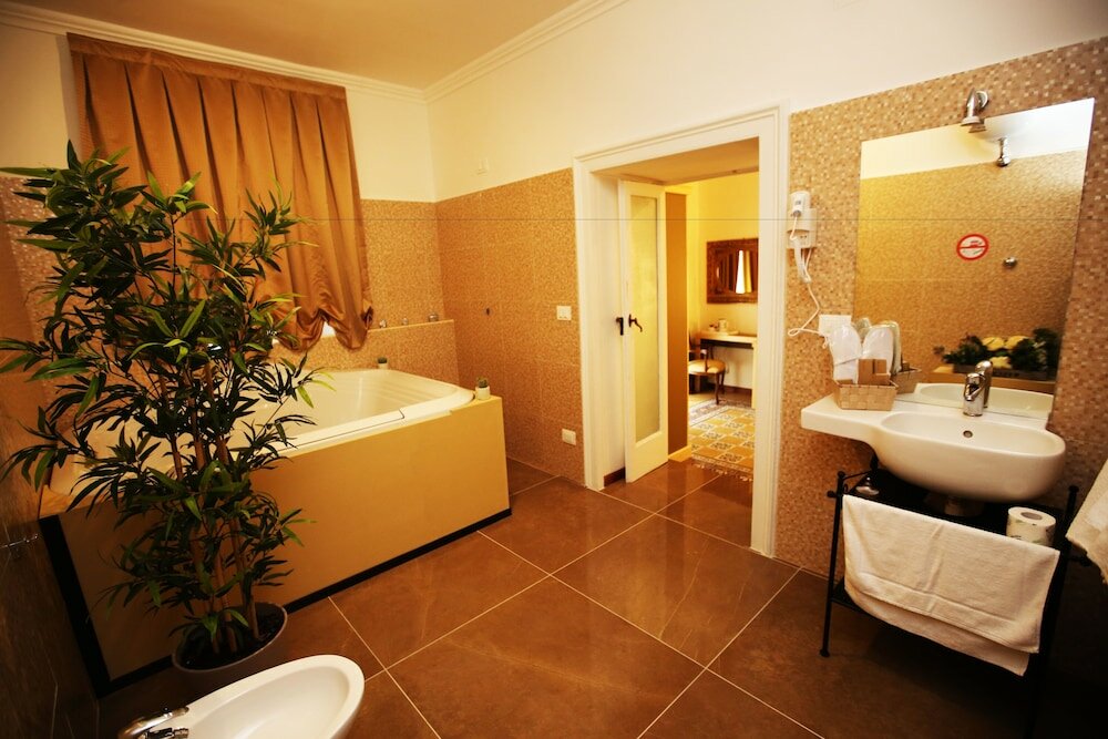 Фото La Bella Napoli B&b