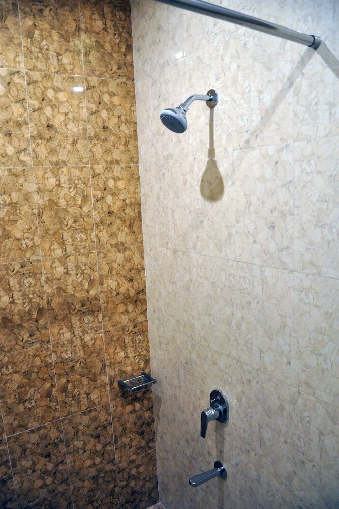 Фото Hotel Gulmohar Pride