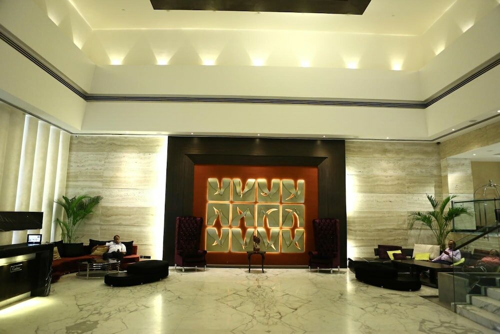 Фото The Landmark Hotel