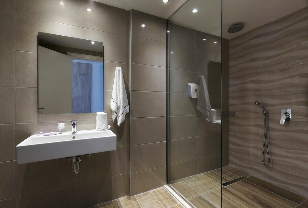 Фото Vasia Royal Hotel