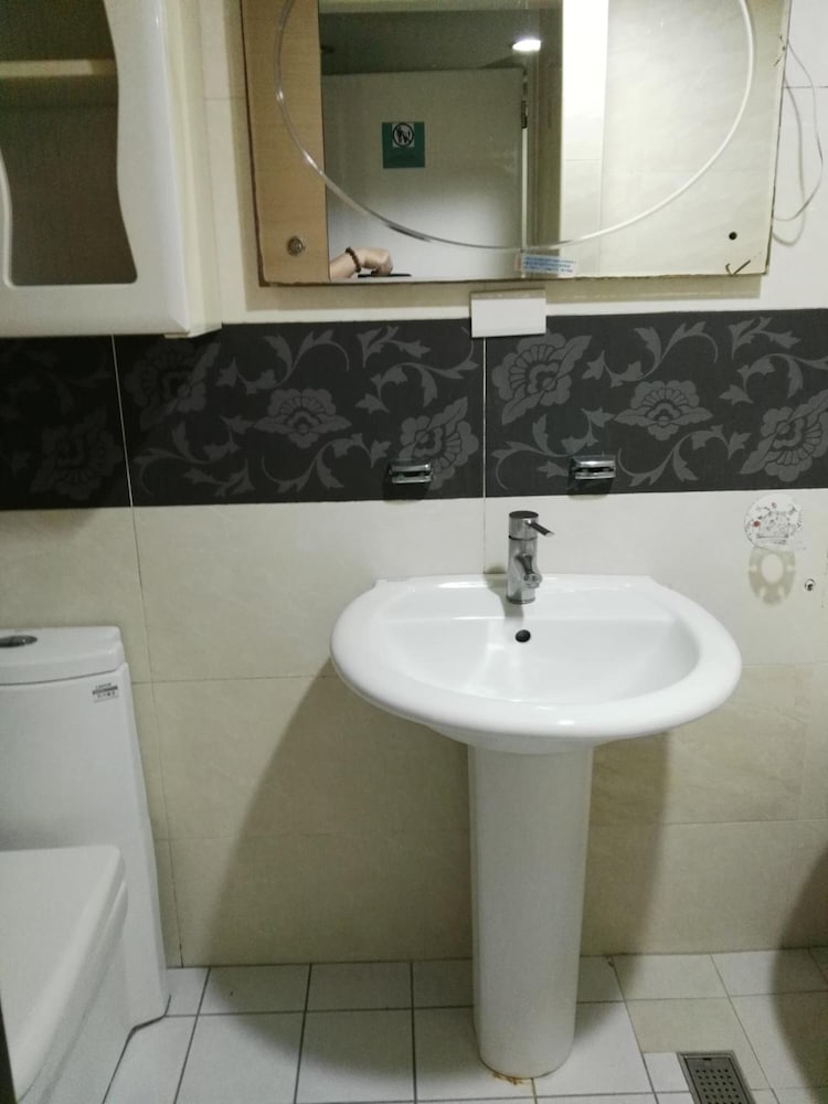 Фото One Plus One Hotel