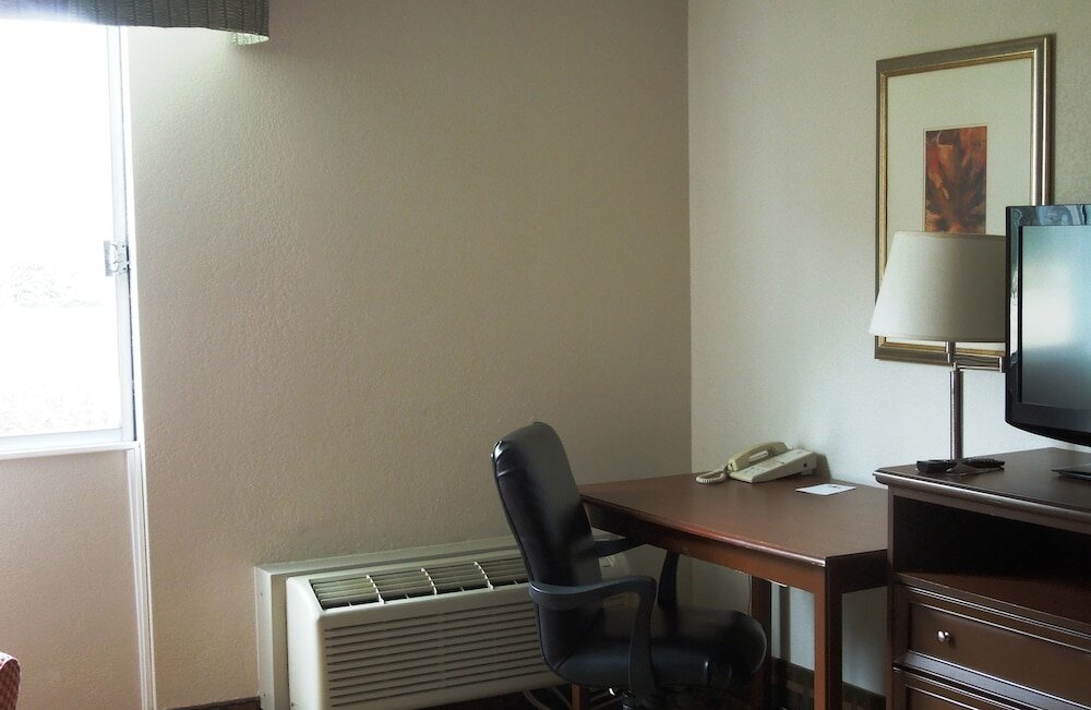 Фото Baymont by Wyndham Marietta