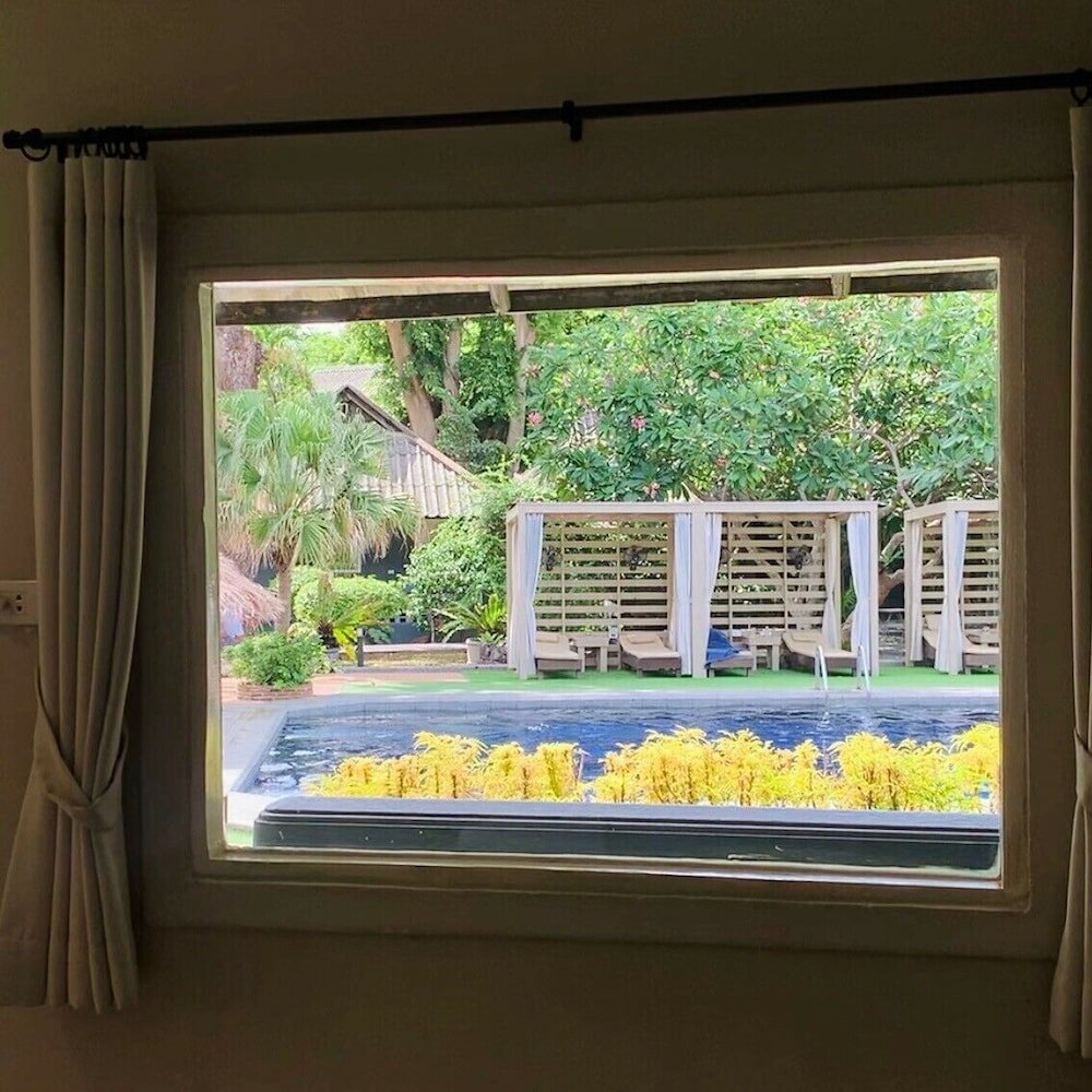 Фото Let's Hyde Pattaya Resort & Villas