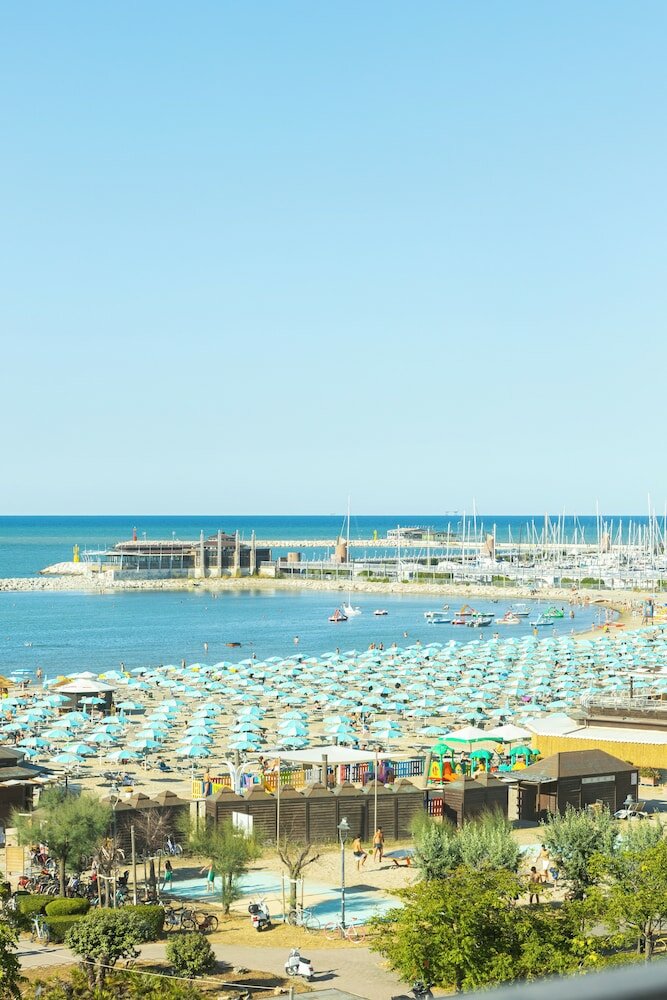 Фото Hotel River