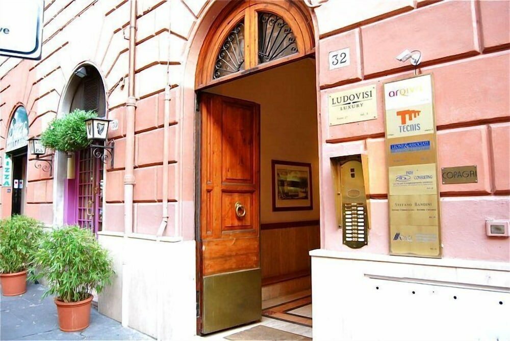 Фото Ludovisi Luxury Rooms