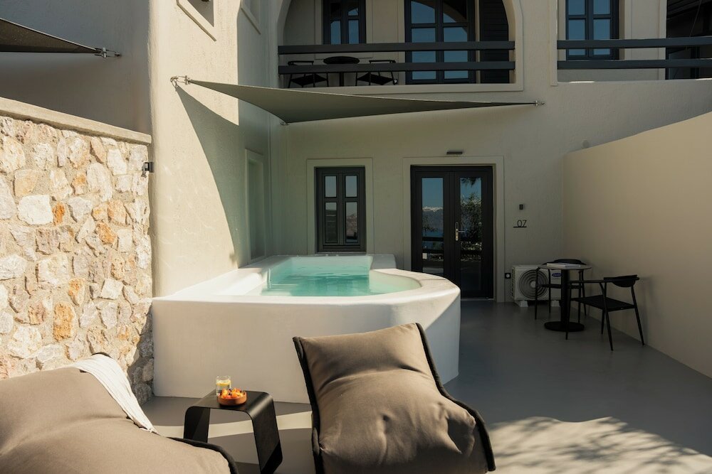 Фото Black Diamond Suites - Adults Only