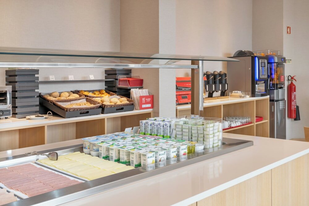 Фото Moov Hotel Évora