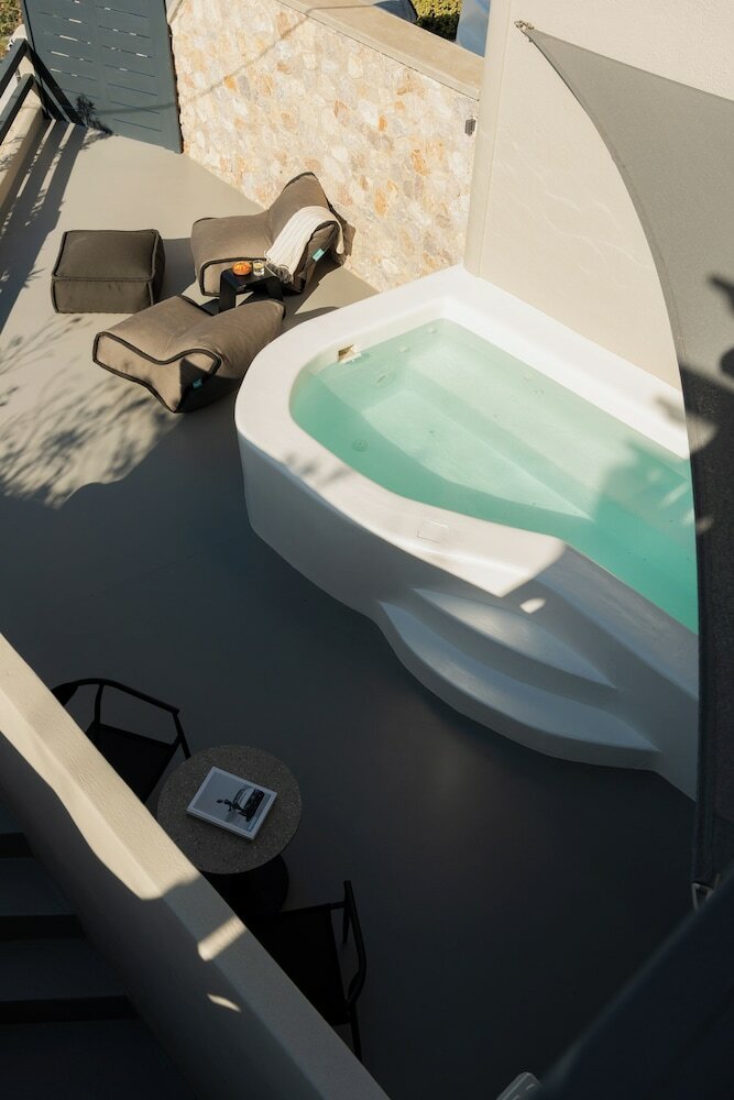 Фото Black Diamond Suites - Adults Only