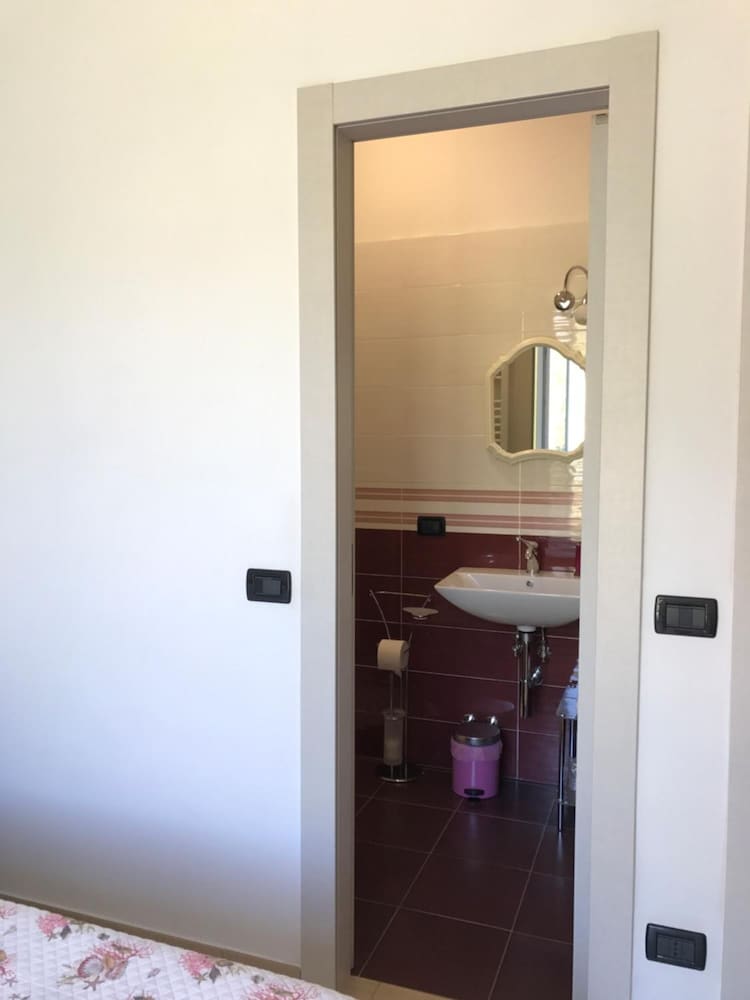 Фото Sandra Villa Rooms