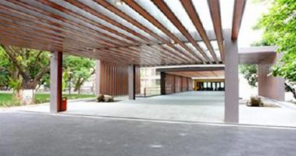 Фото Baiyun Lakeside Hotel