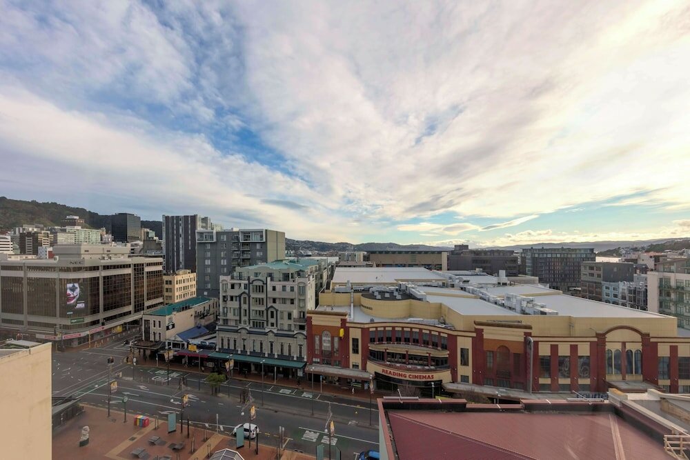 Фото Oaks Wellington Hotel