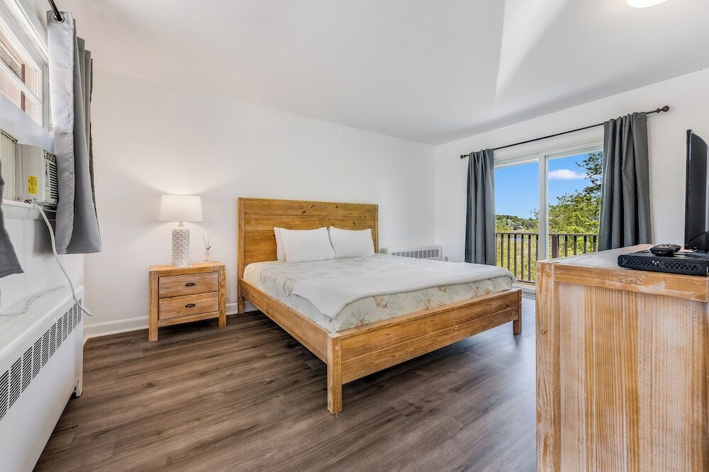 Фото Castle Manor Inn