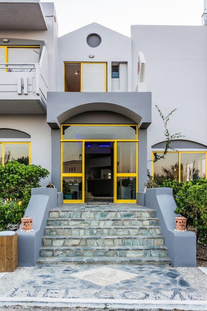 Фото Nereides Hotel