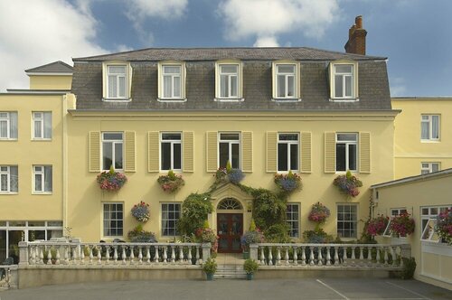 Внешний вид отеля Les Rocquettes Hotel в Сент-Питер-Порте, фото 1