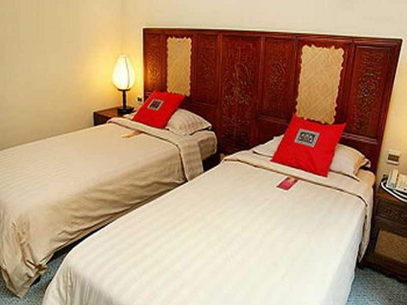 Фото Auspicious Business