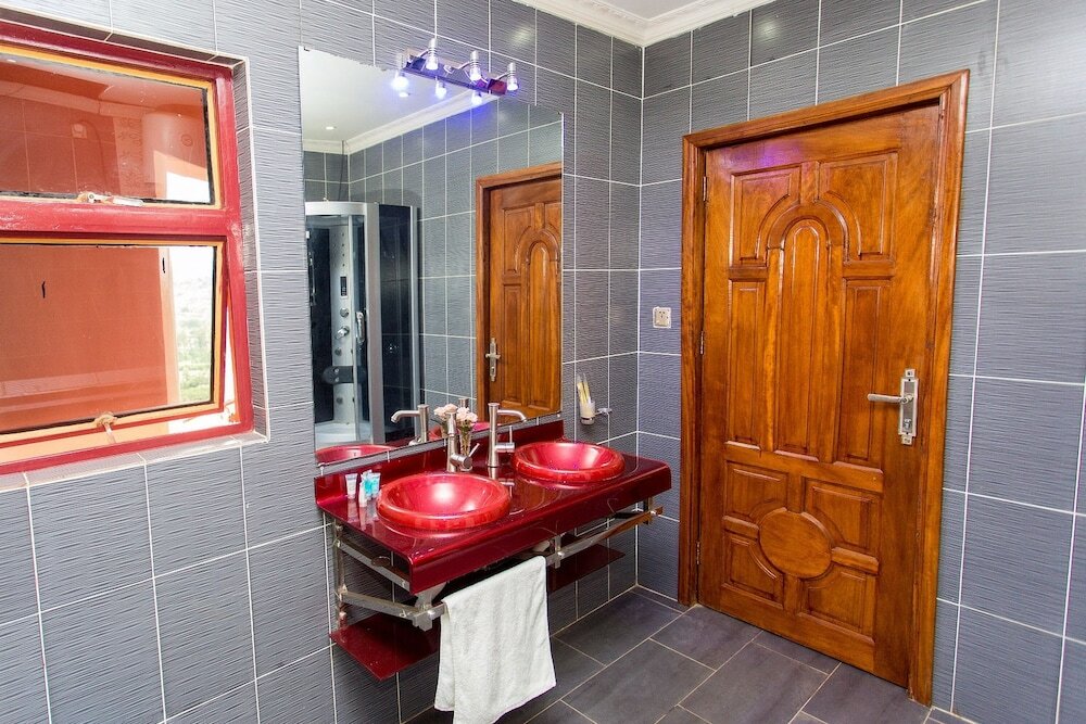 Фото N G Residence