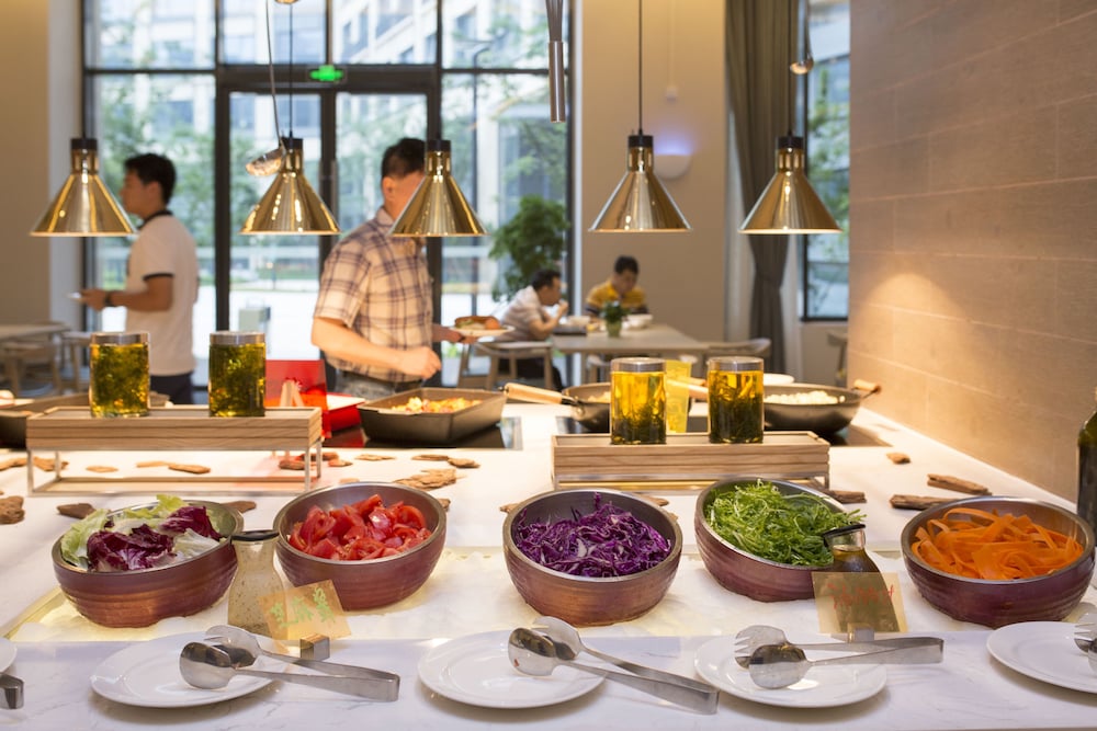 Фото Q-Box Hotel Shanghai Sanjiagang