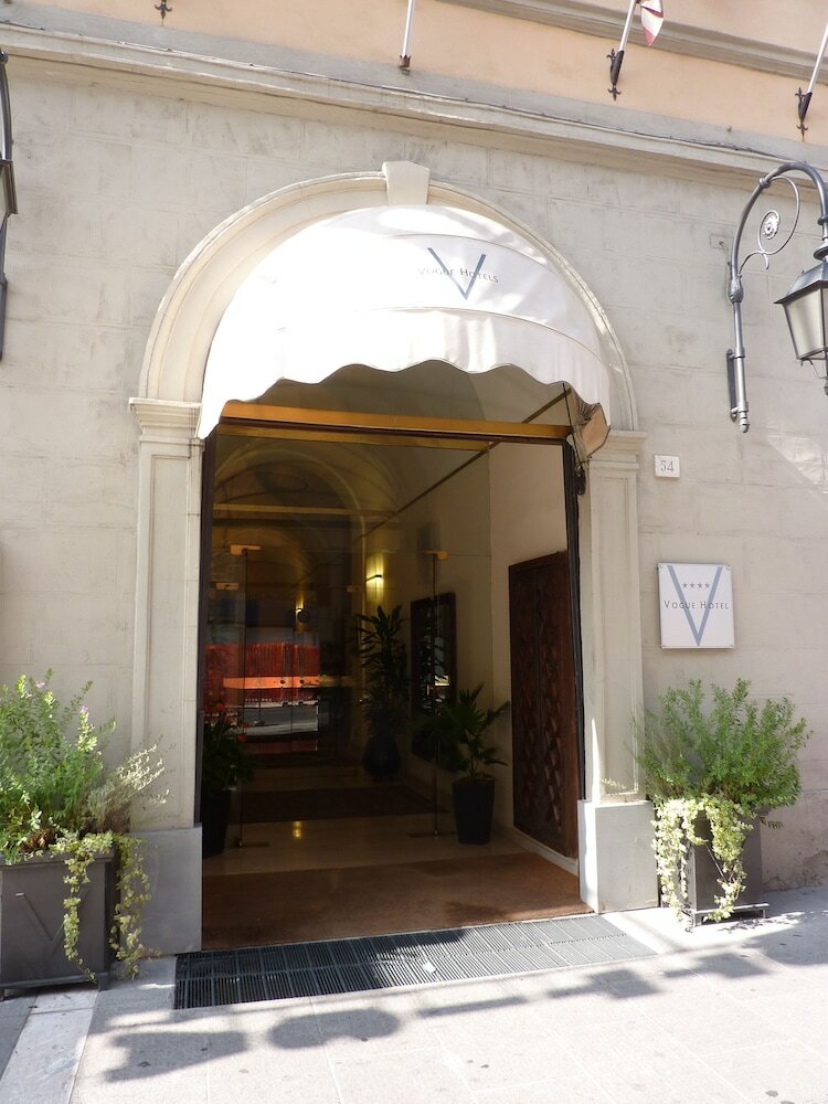Фото Vogue Hotel