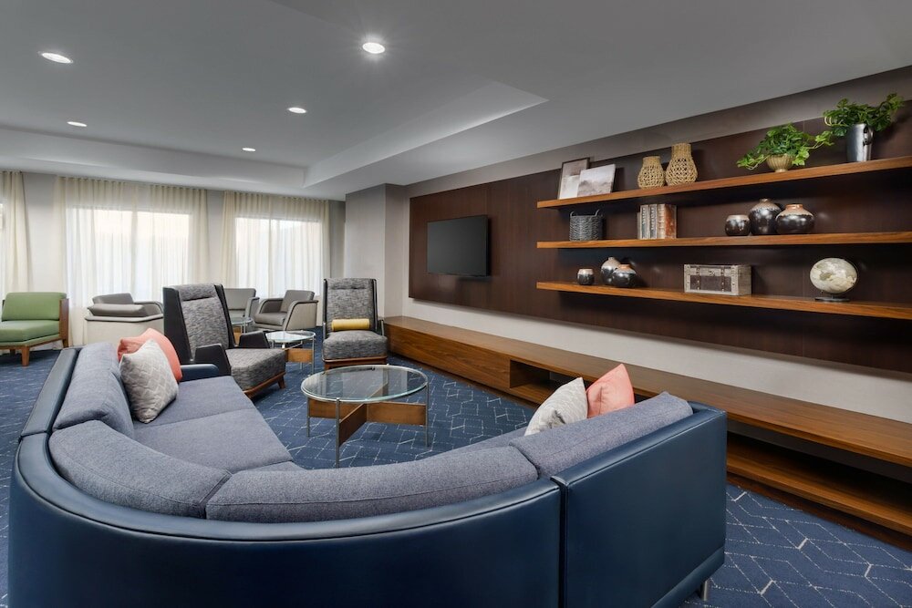 Фото Courtyard by Marriott Salinas Monterey