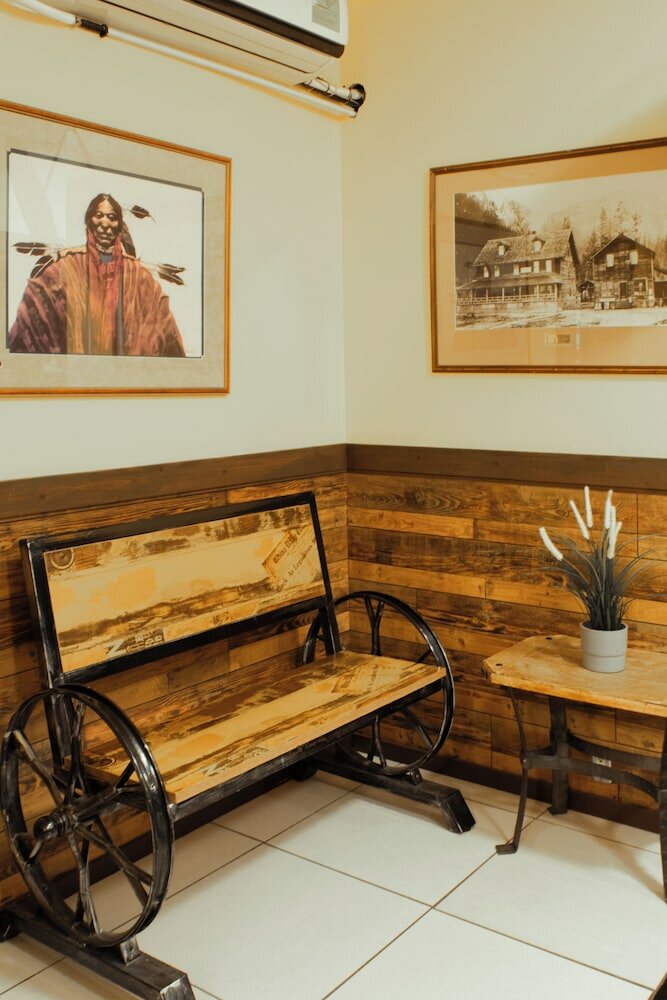 Фото Pemberton Hotel