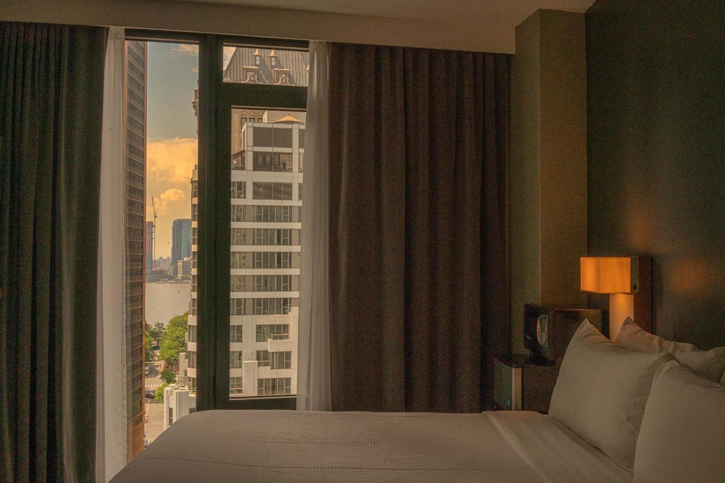 Фото Courtyard by Marriott New York Downtown Manhattan/