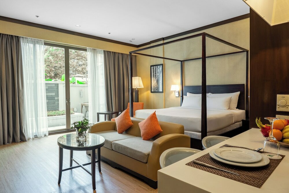 Фото MiCasa All Suite Hotel