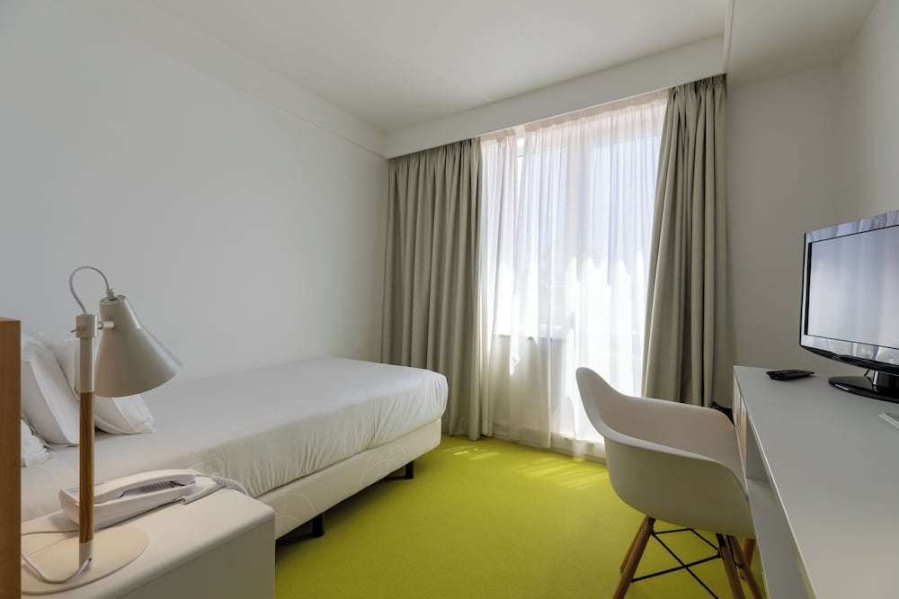 Фото Legendary Porto Hotel