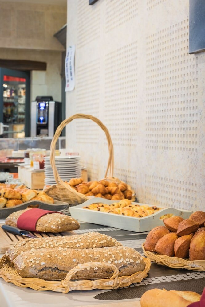 Фото Hôtel & SPA du Domaine des Thômeaux, The Originals Relais