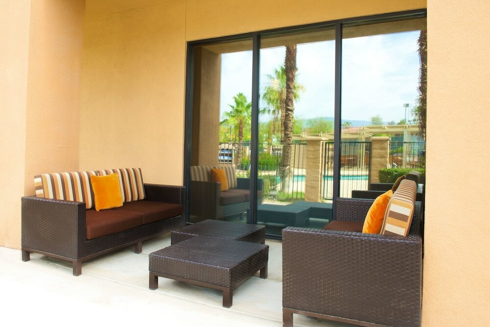 Фото Courtyard Palm Desert by Marriott