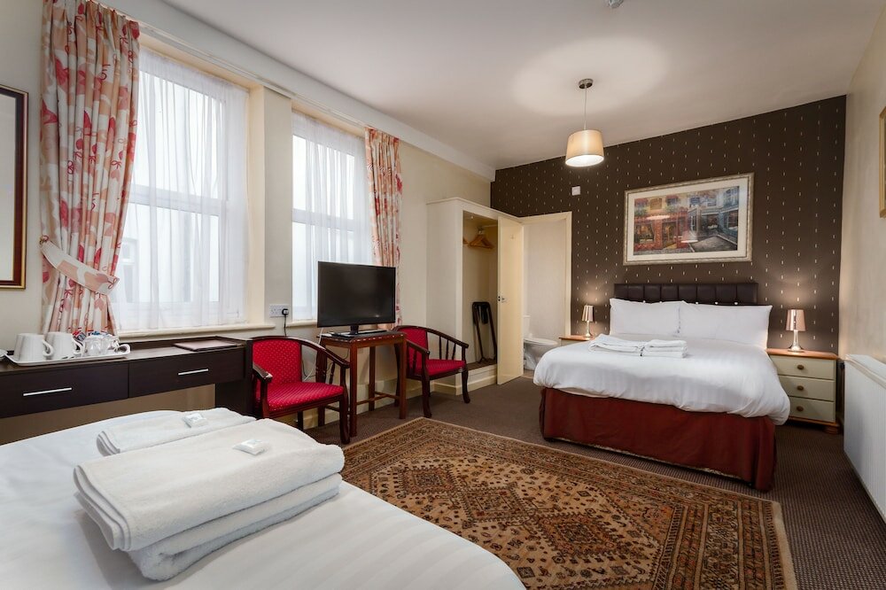 Фото The Maples Hotel