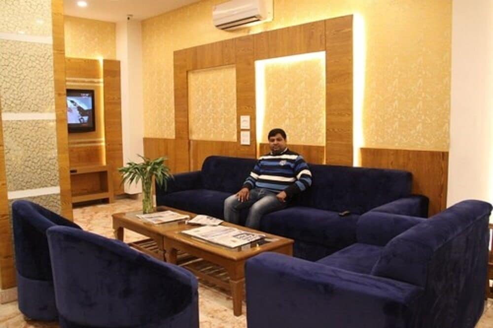 Фото Hotel Golden Oasis Delhi