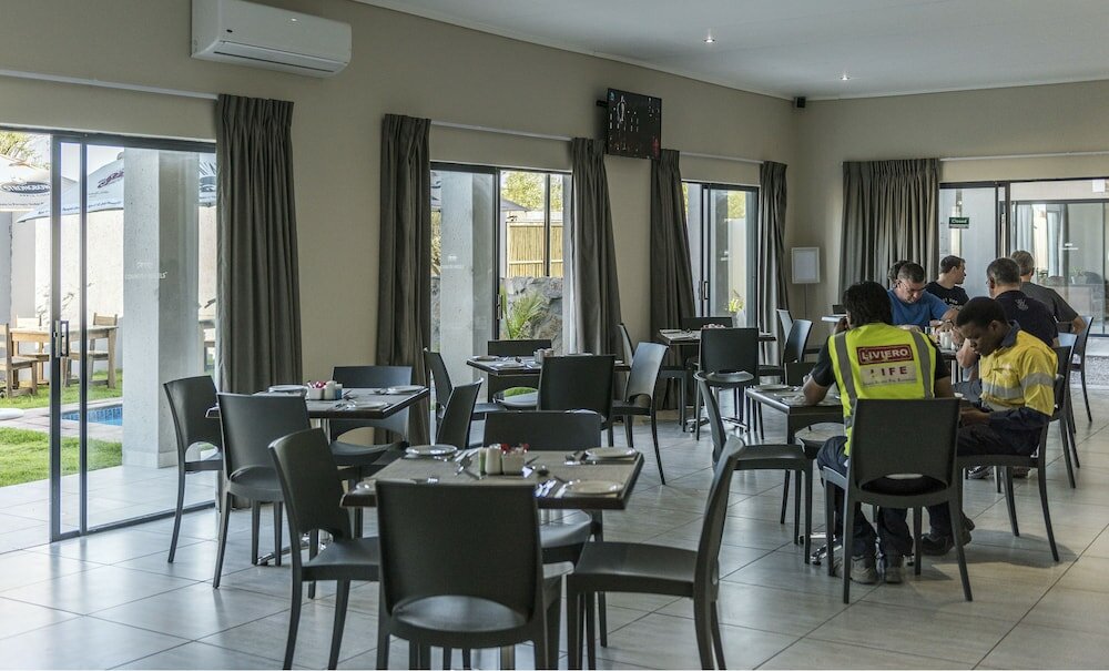 Фото Pofadder Inn by Country Hotels