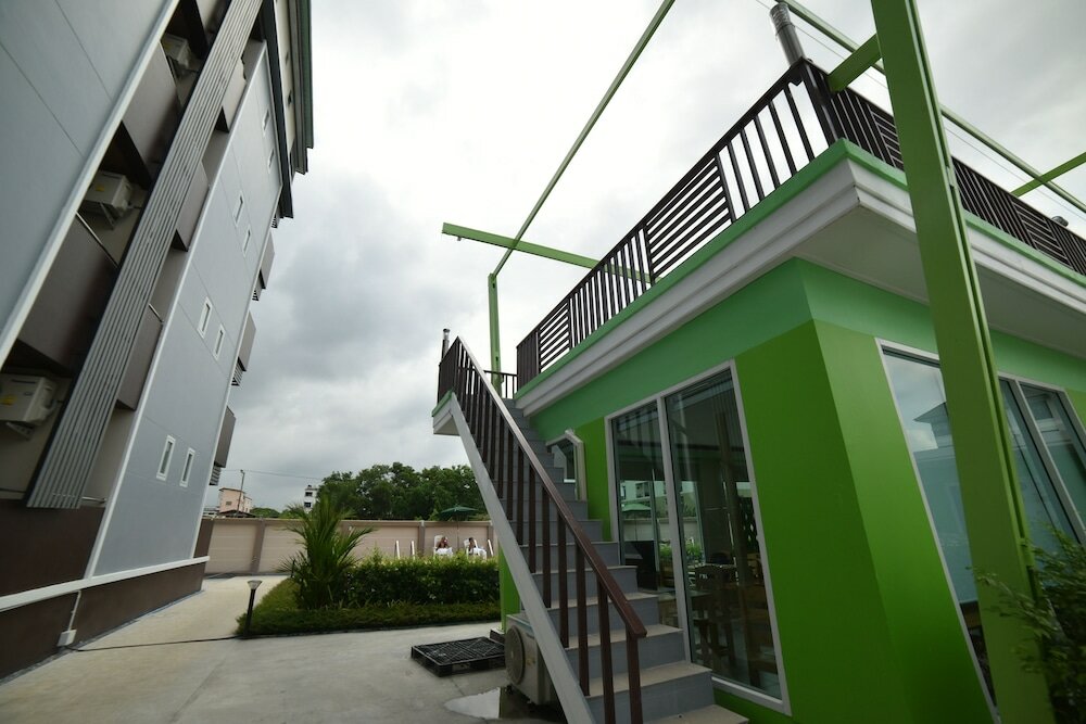 Фото Gold Airport Suites