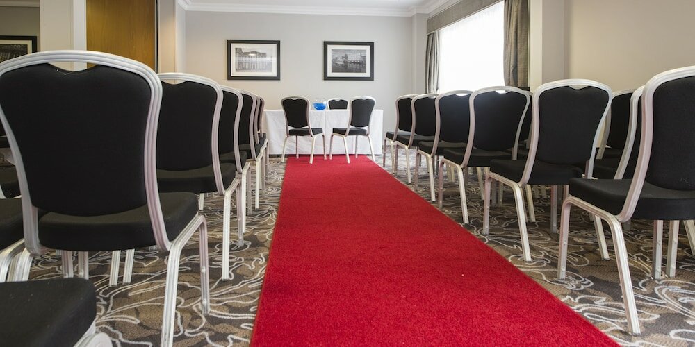 Фото Worcester Whitehouse