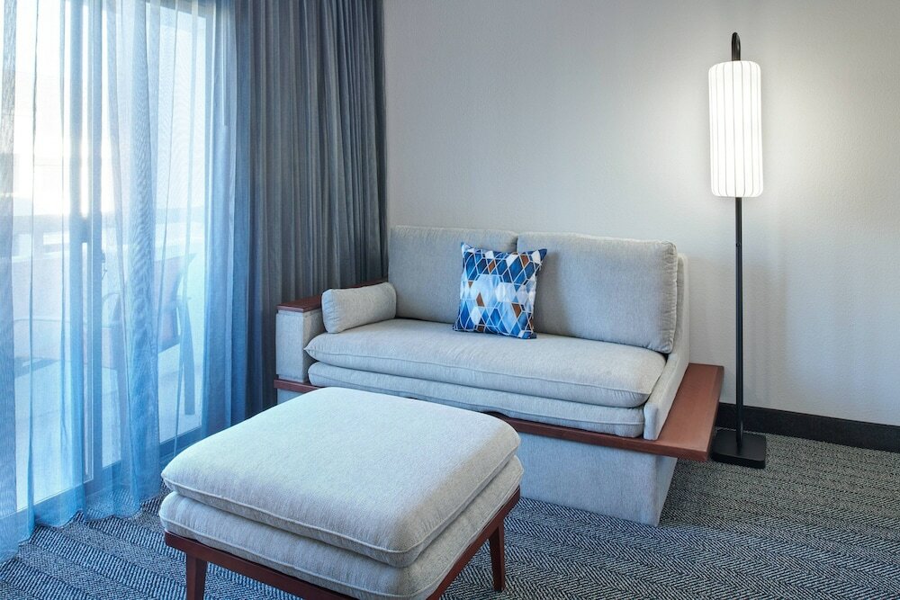 Фото Courtyard by Marriott Chicago Highland Park/Northbrook