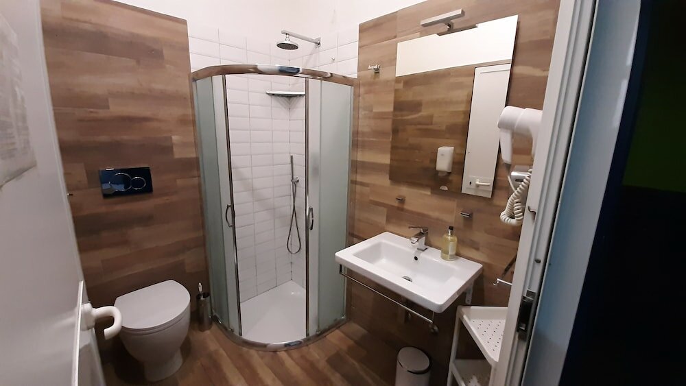 Фото Youth Station Hostel