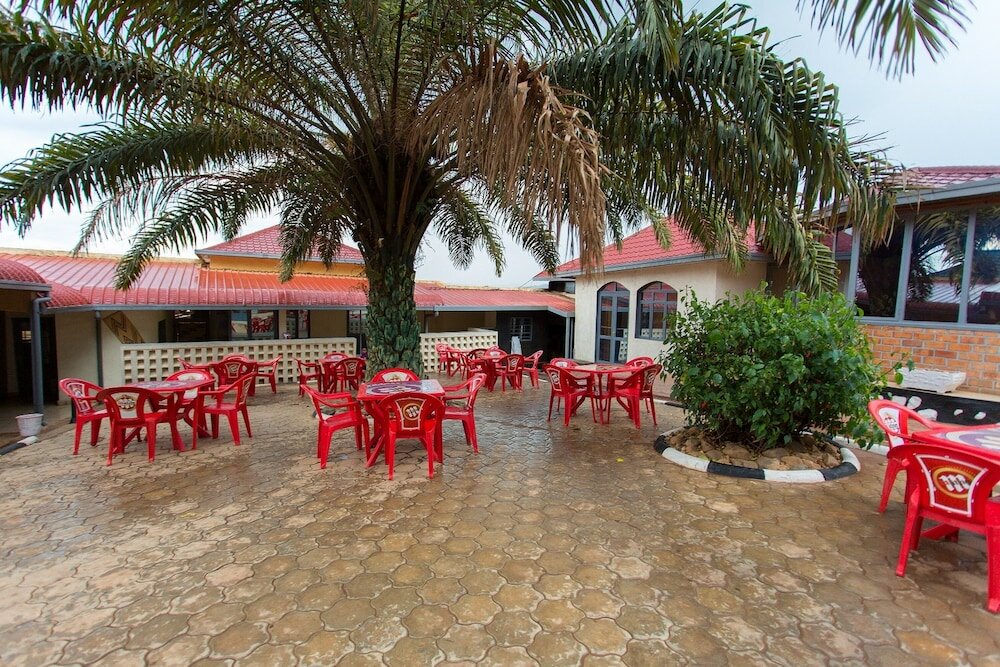 Фото отеля 2