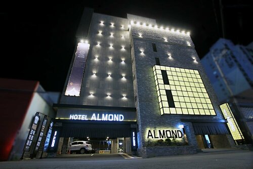 Гостиница Masan Almond Hotel в Чханвоне