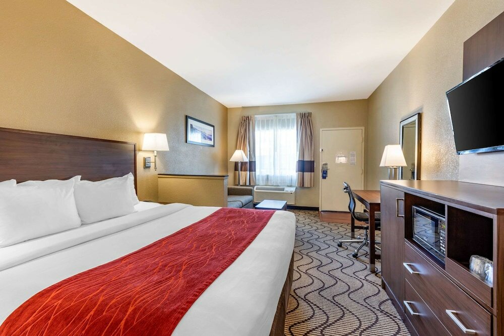 Фото Comfort Inn & Suites Orange County John Wayne Airport