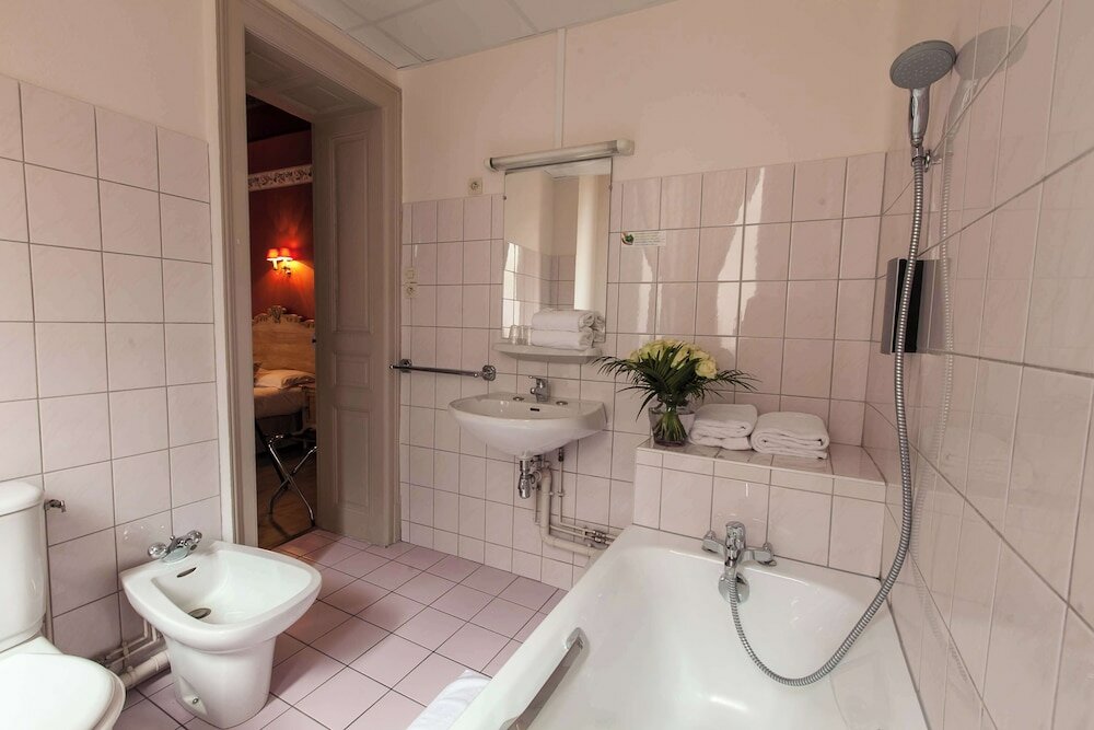 Фото Brit Hotel Bristol Montbéliard