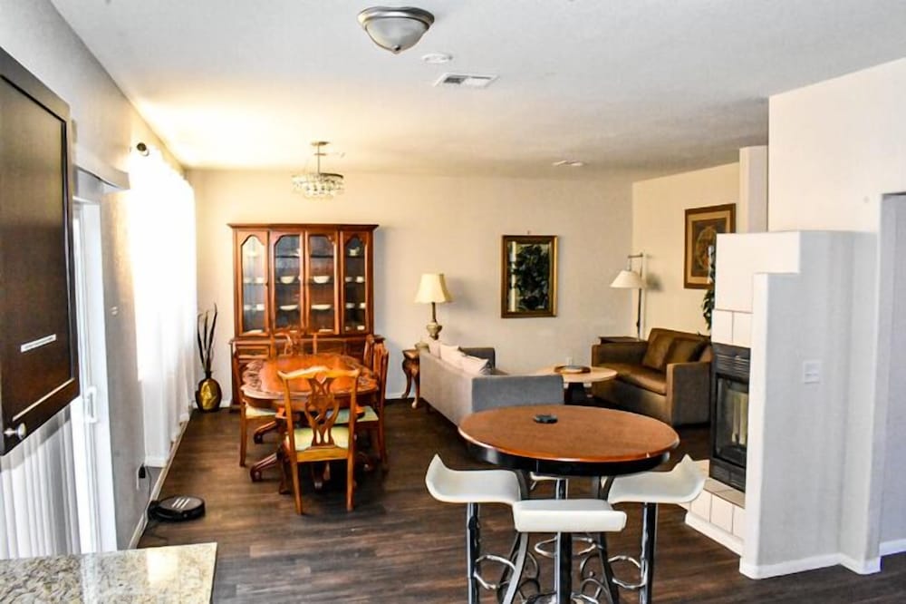 Фото Advantage Court