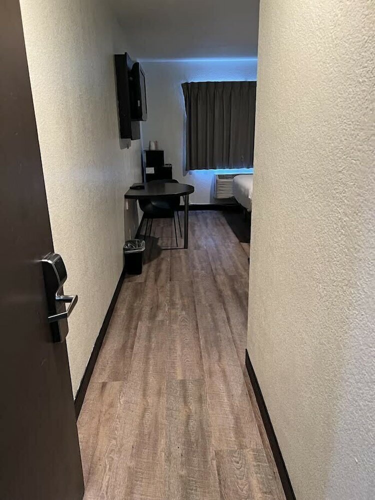 Фото Motel 6 Modesto, Ca - Downtown