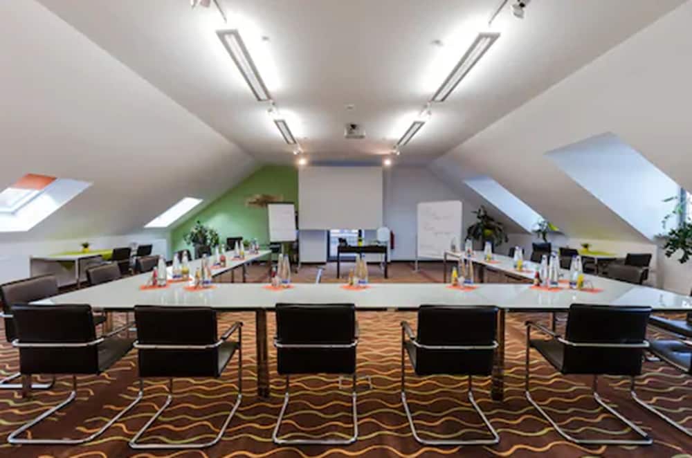 Фото Hotel Arooma