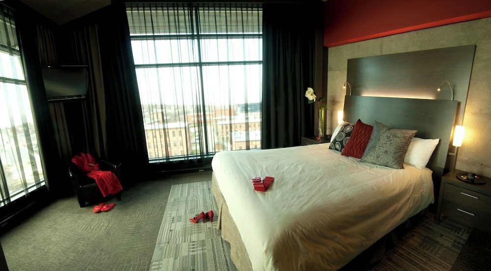 Фото Grand Times Hotel Sherbrooke