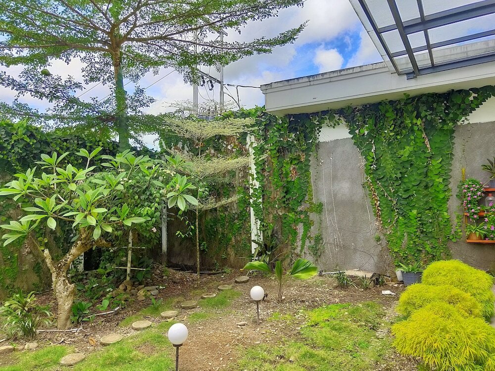 Фото Emerald Hotel