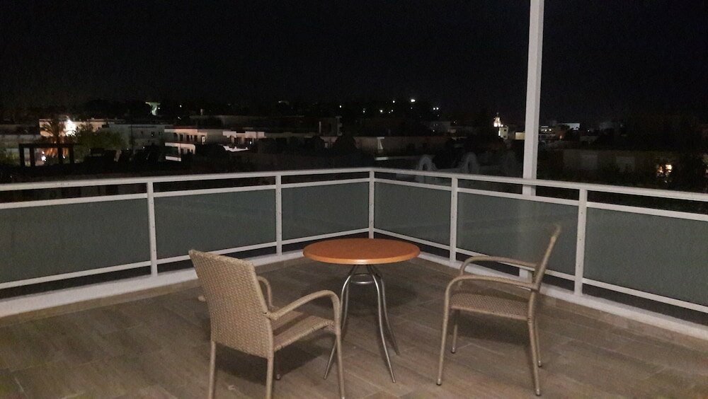 Фото International Hotel